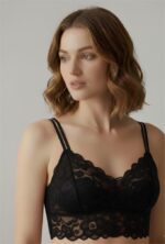 Everyday Elegance: Wireless Scalloped Lace Bralette & Panty Set - Image 4